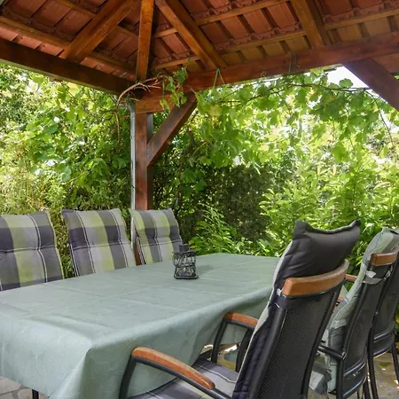 Lado With Private Pool Near Split Willa *