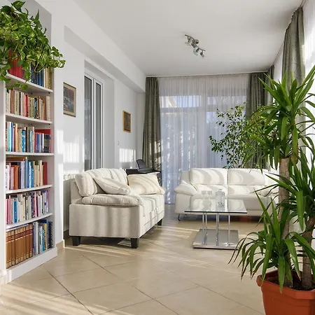 Lado With Private Pool Near Split Willa