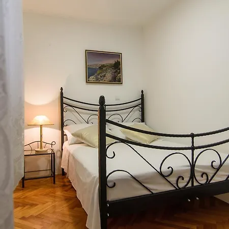 Lado With Private Pool Near Split