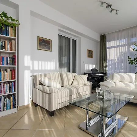 Lado With Private Pool Near Split