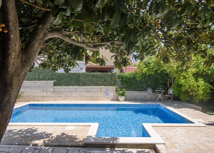 Villa Lado With Private Pool Near Split Kaštela