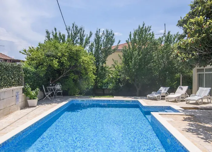 Lado With Private Pool Near Split Villa *