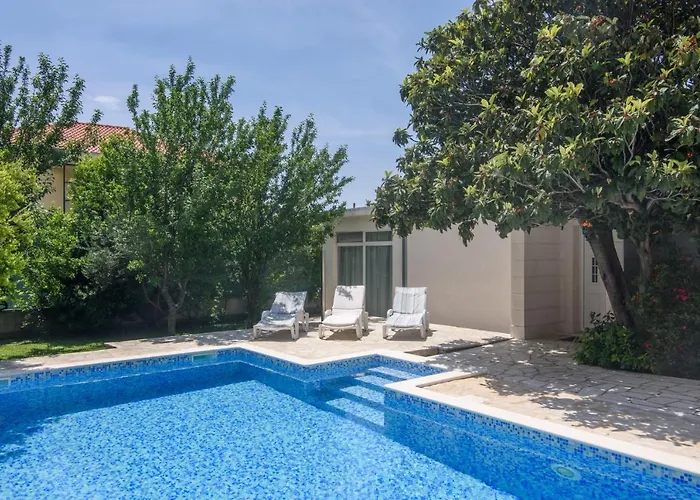 Villa Lado With Private Pool Near Split