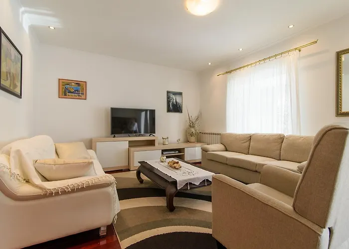 Villa Lado With Private Pool Near Split