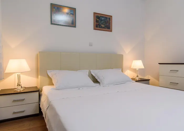 Villa Lado With Private Pool Near Split