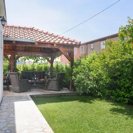 Lado With Private Pool Near Split * Каштела