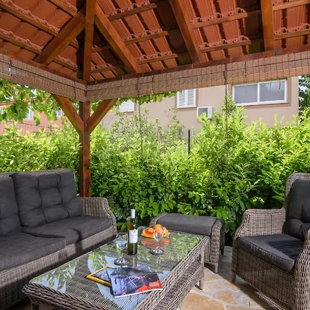 Lado With Private Pool Near Split * Kaštela