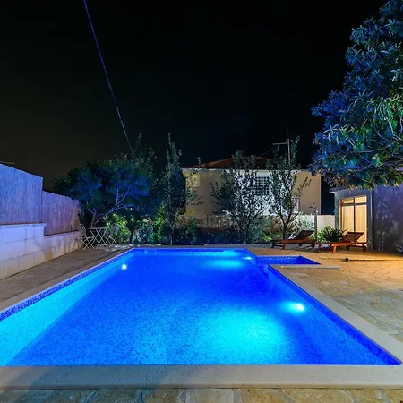 Вилла Lado With Private Pool Near Split *
