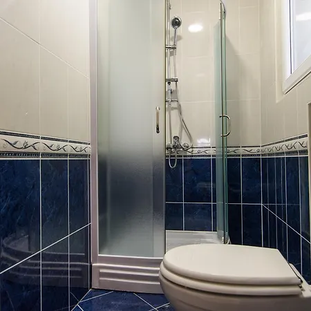 Lado With Private Pool Near Split *