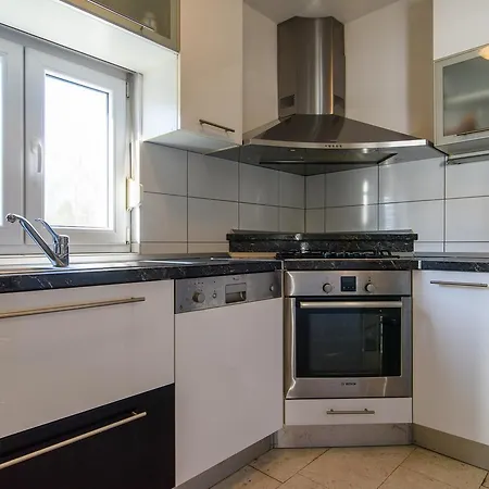 فيلة Lado With Private Pool Near Split