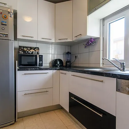 فيلة Lado With Private Pool Near Split