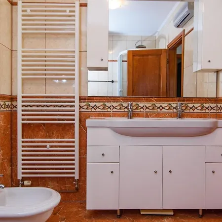 Lado With Private Pool Near Split فيلة Kaštela