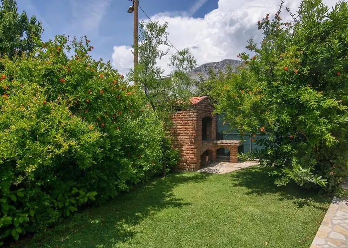 Villa Lado With Private Pool Near Split